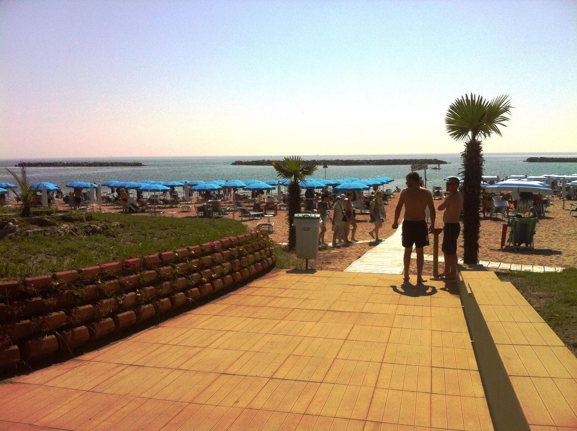 ليدو ديلي نازيوني Airone Bianco Residence Village المظهر الخارجي الصورة